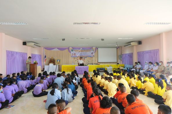 นักเรียนโรงเรียนเทศบาล๑(บ้านสะพานกฐิน) เข้าร่วมอบรม โครงการผู้ก่อการดี “ตะโกน โยน ยื่น” 